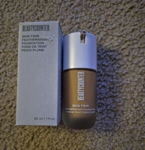 BEAUTYCOUNTER SKIN TWIN FEATHERWEIGHT FOUNDATION
